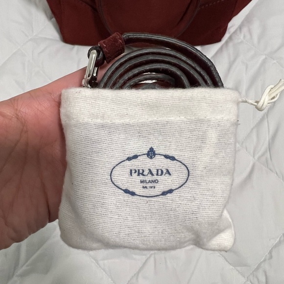 SOLD!! ✅ BNWT. 💯 Authentic Prada Galleria Shopping Tote, Crossbody strap. - Picture 12 of 13